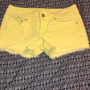 American Eagle yellow shorts